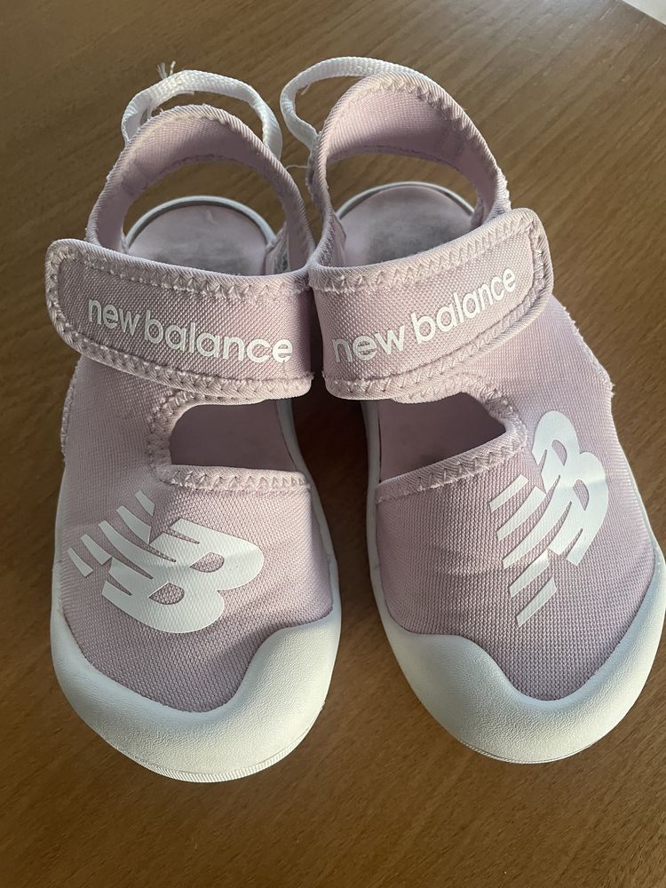 New Balance sandały różowe dla dziewczynki