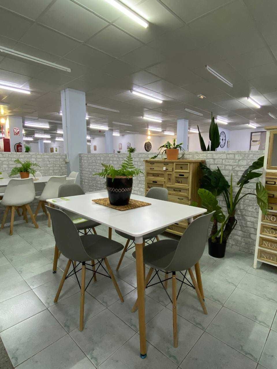 mesa de jantar + 4 cadeiras com  portes grátis