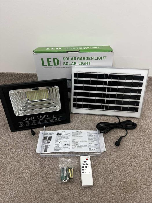 Прожектор на сонячній батареї