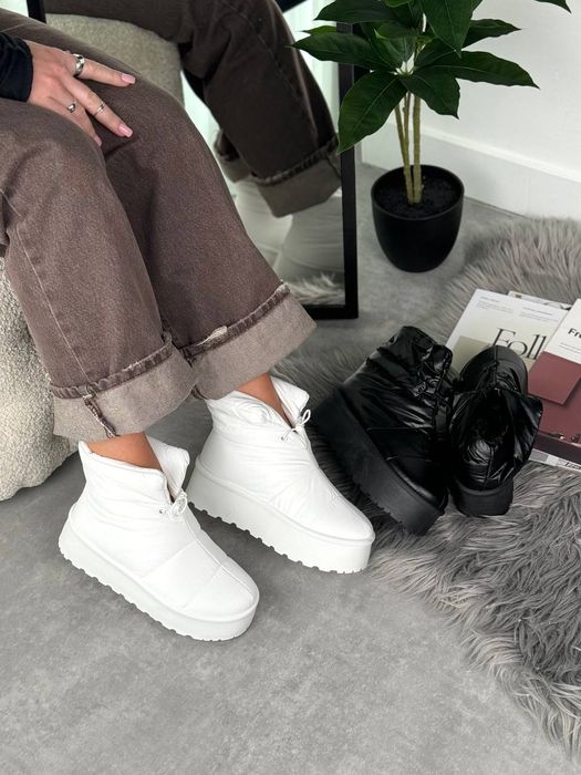 Дутики жіночі зимові. Білі та чорні