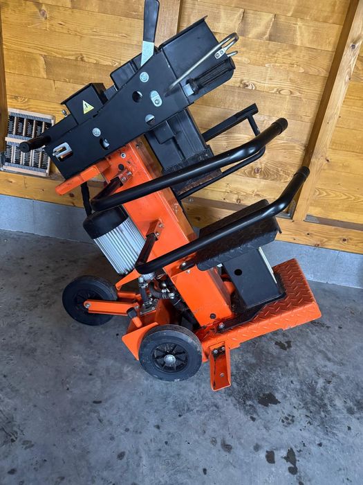 Łuparka do drewna Scheppach 15 ton .