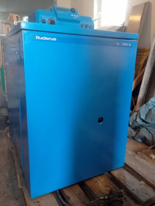Sprzedam uzywany zeliwny piec olejowy Buderus