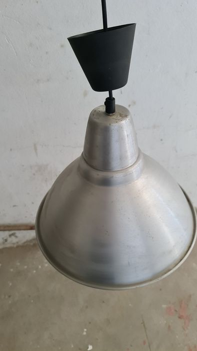 Vendo  coisas antigas