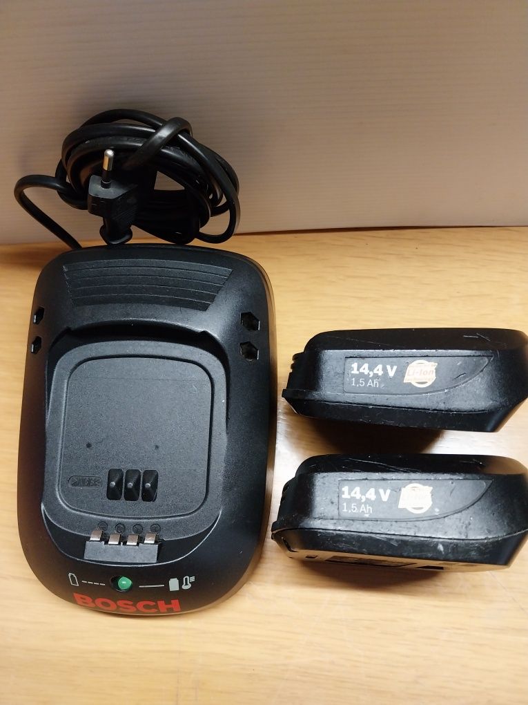 Baterias originais BOSCH 14,4 V: 1,5 Ah Li-Ion + Carregador