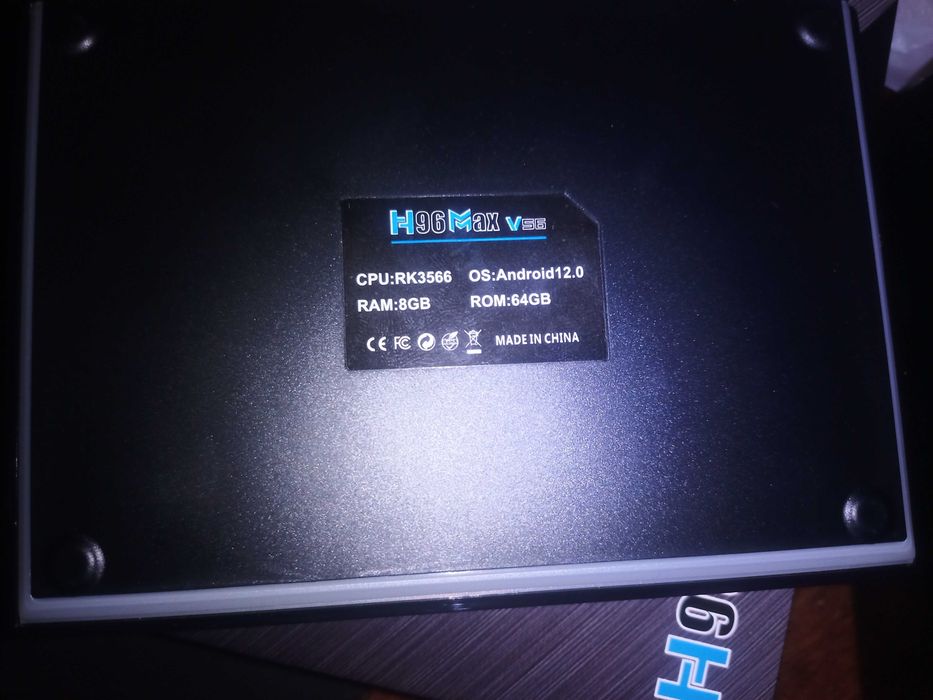 8/64Gb Android 14 H96 max v56  смарт тв приставка