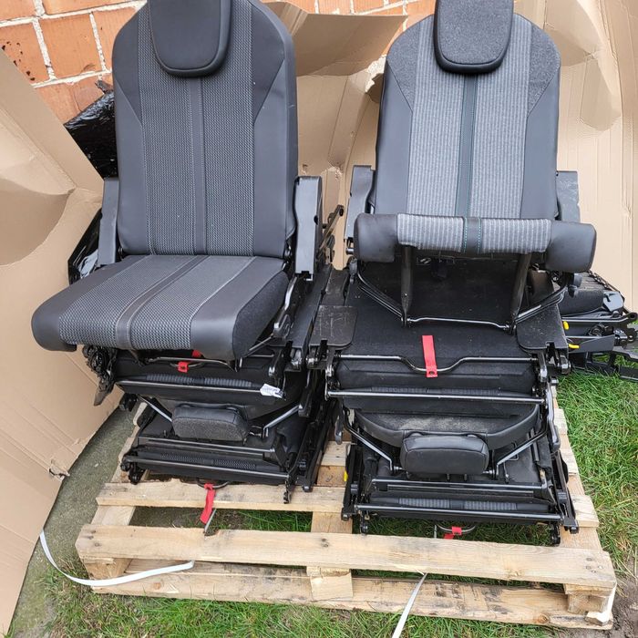 Peugeot 5008 II fotele Trzeci rząd