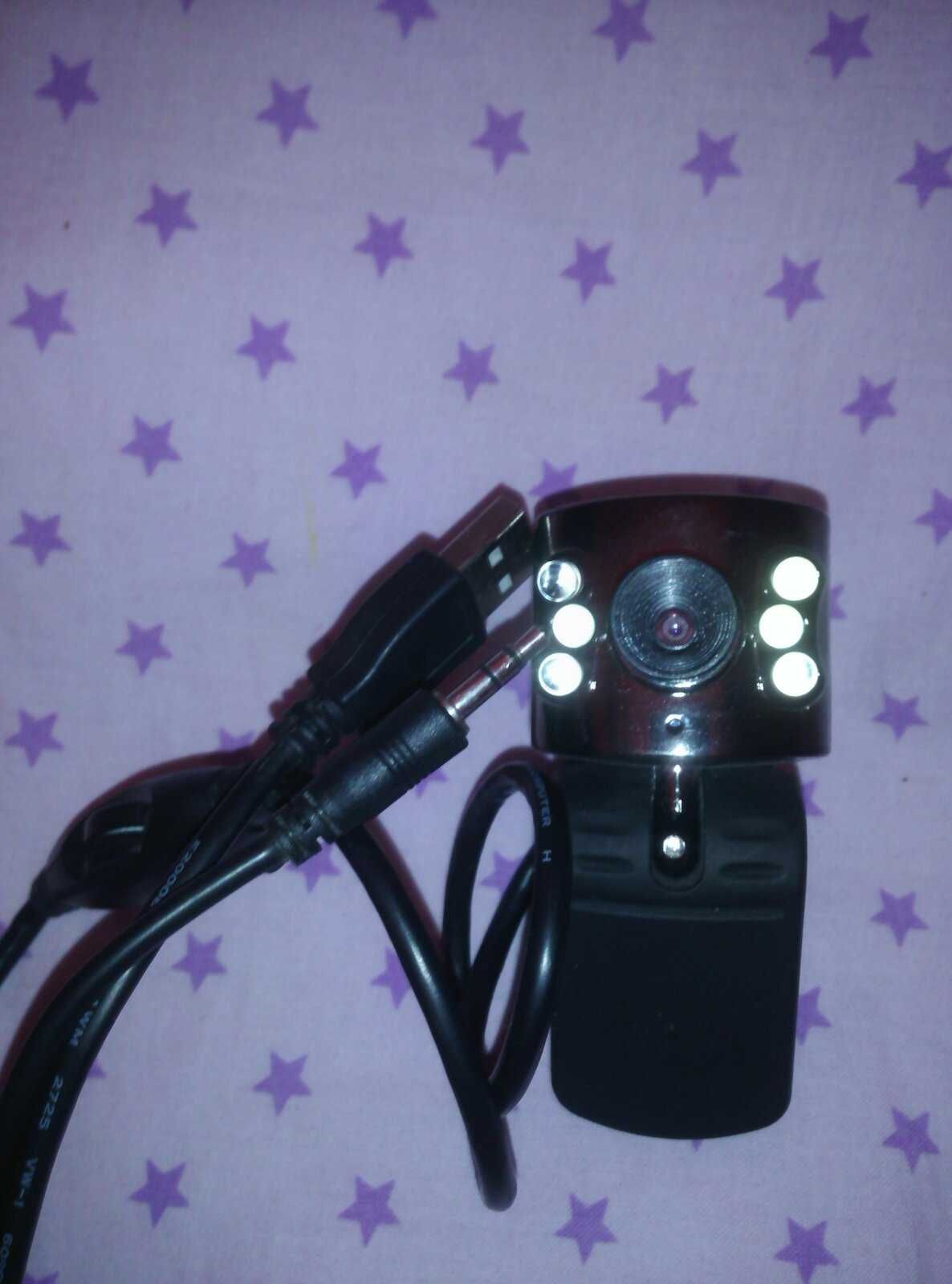Продам веб камеру с подсветкой и микрофоном