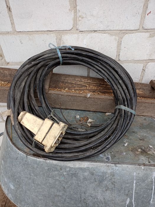 Продам кабель з резеткою