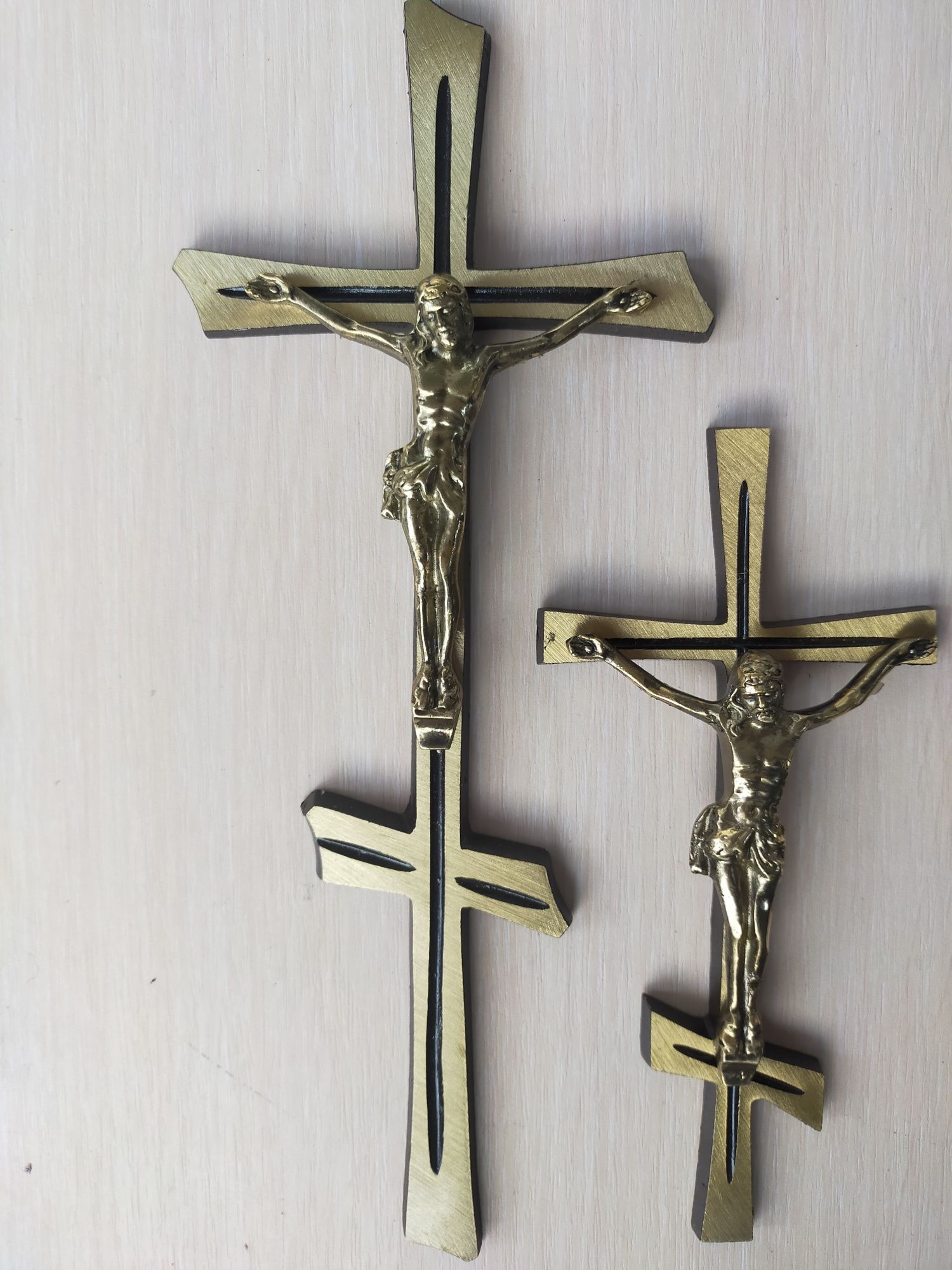 Кресты,распятия Иисуса ,цветы(бронза) атрибутика Декор для памятника