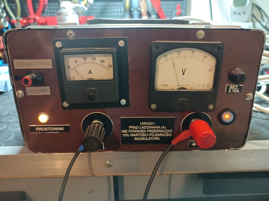 Prostownik samochodowy 12V