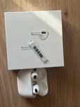 Apple AirPods 3.