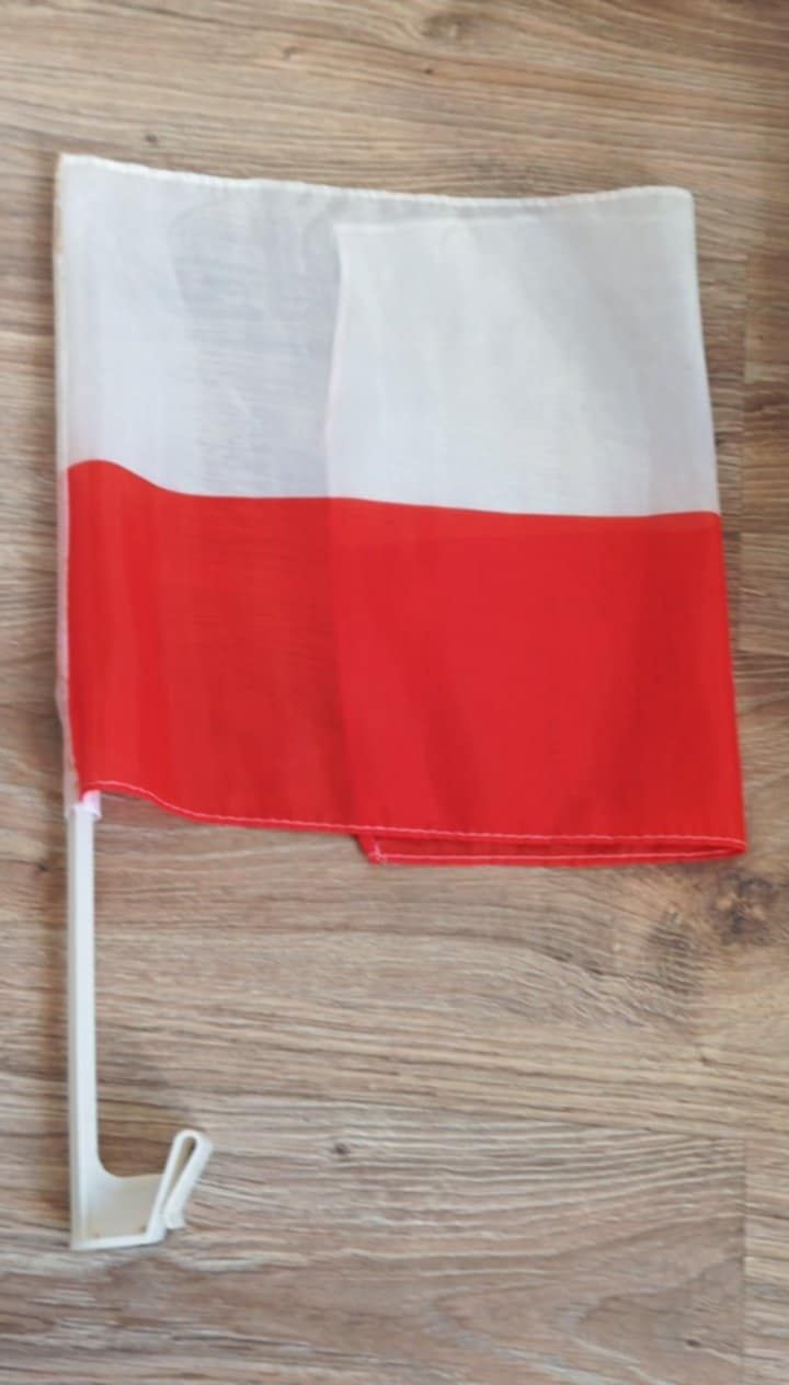 Flaga Polski z zaczepem