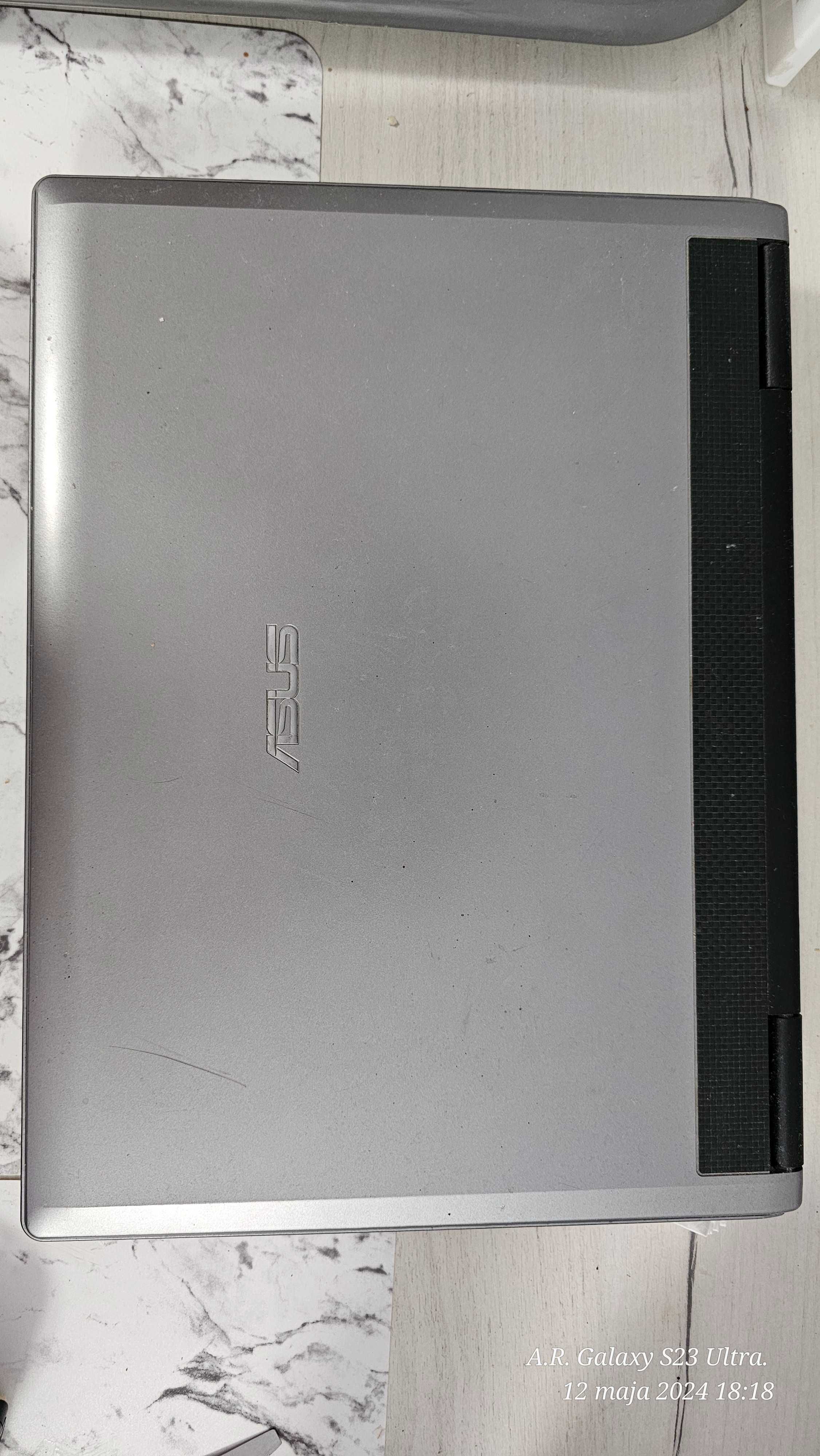 Sprzedam stary laptop ASUS C3.