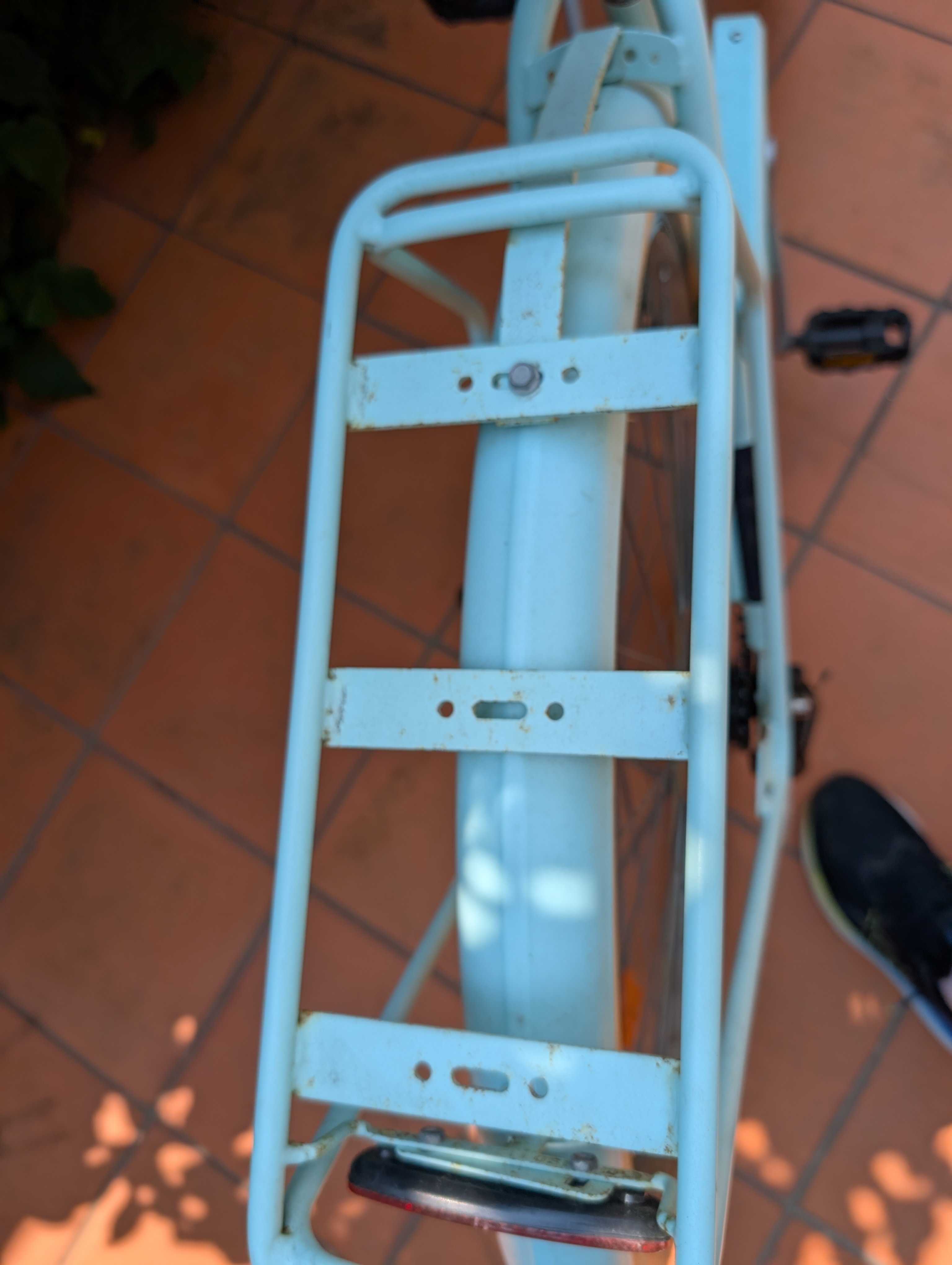 Bicicleta Decathlon de cidade, modelo clássico.