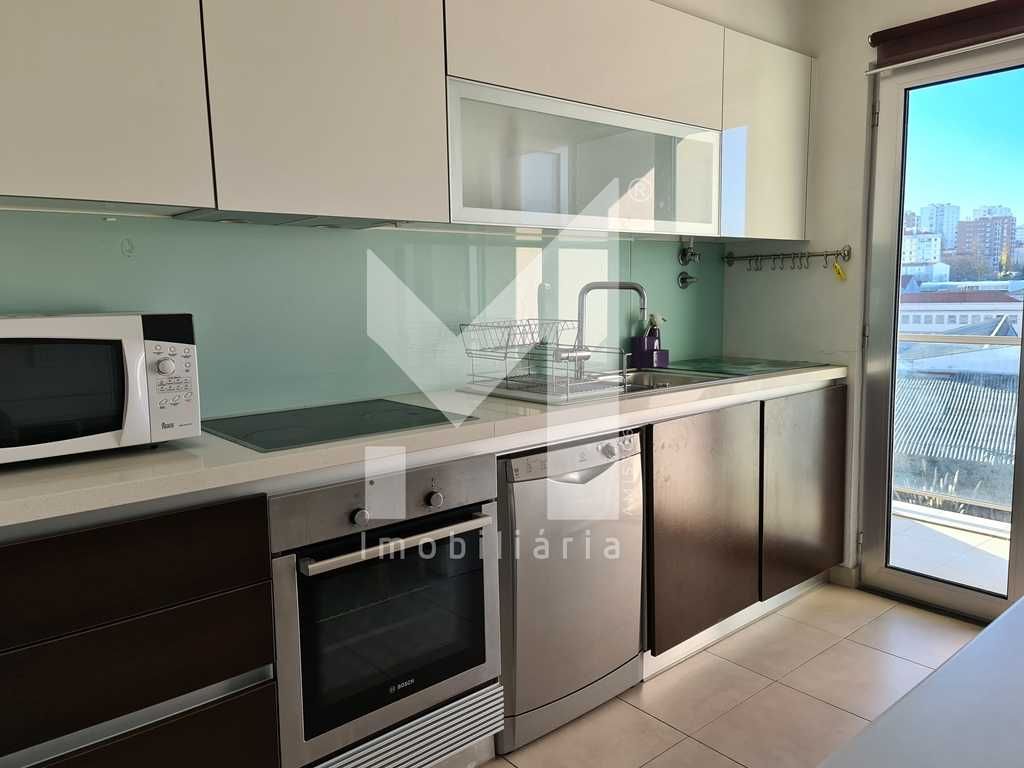 Arrenda-se T1 Mobilado - MetroCity