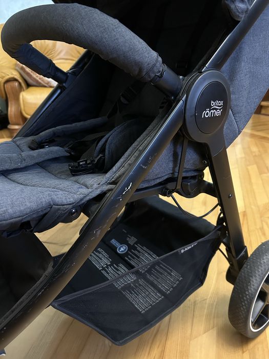 Прогулянкова коляска Britax-Romer B-Agile M Black Shadow