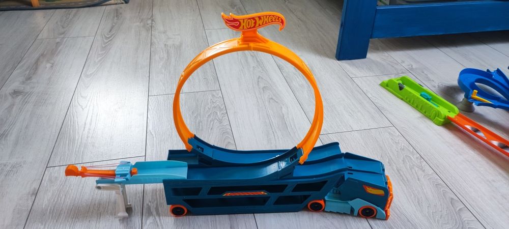 Hot wheels ciężarówka