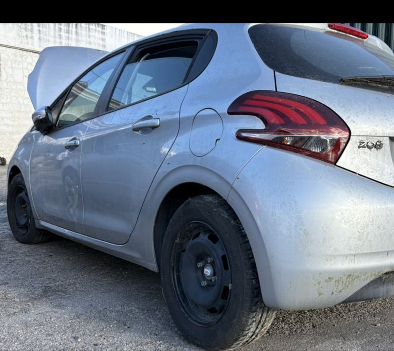 Porta frente lado esquerdo Peugeot 208