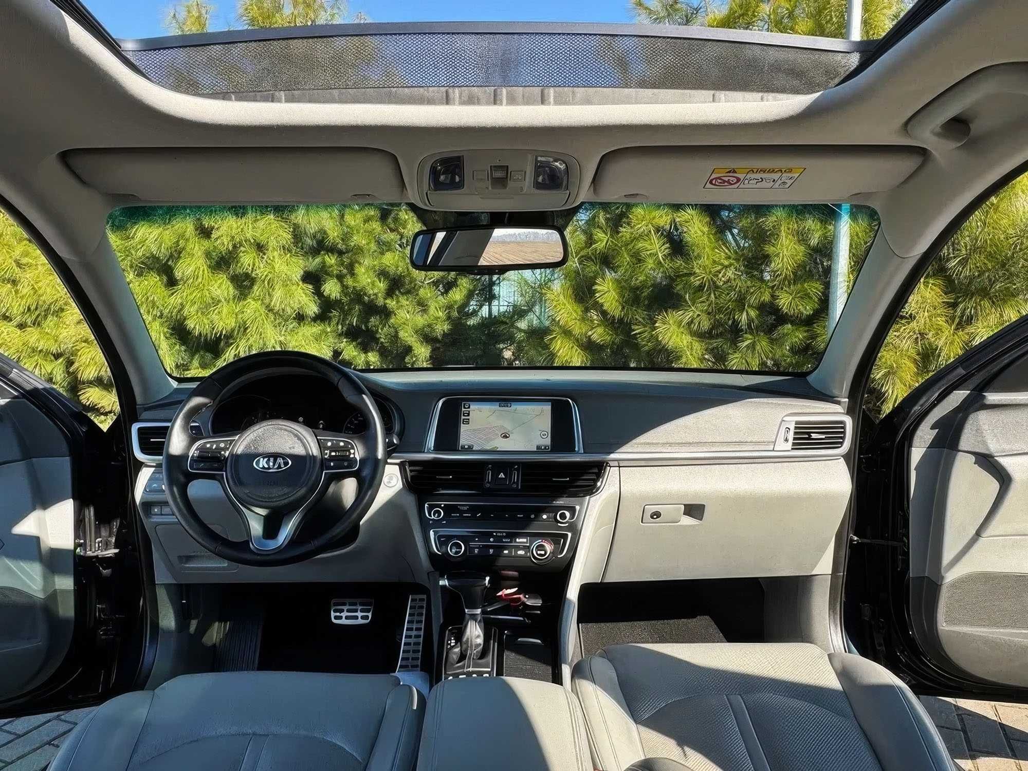 2015 Kia         Optima