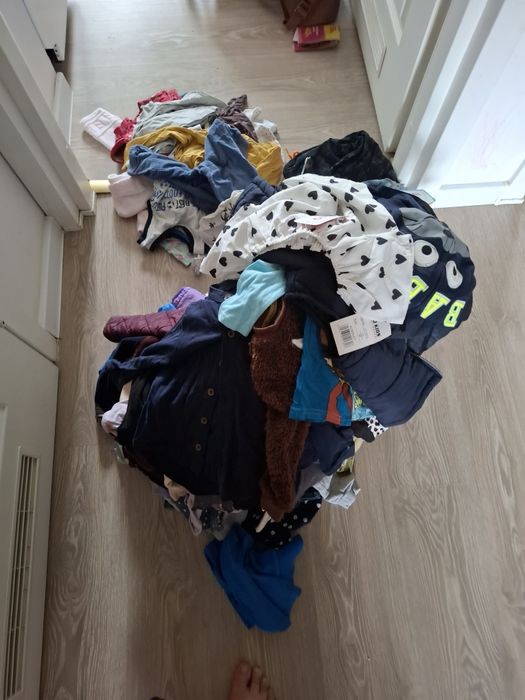 Sprzedam 50 ubranek dla niemowlaka