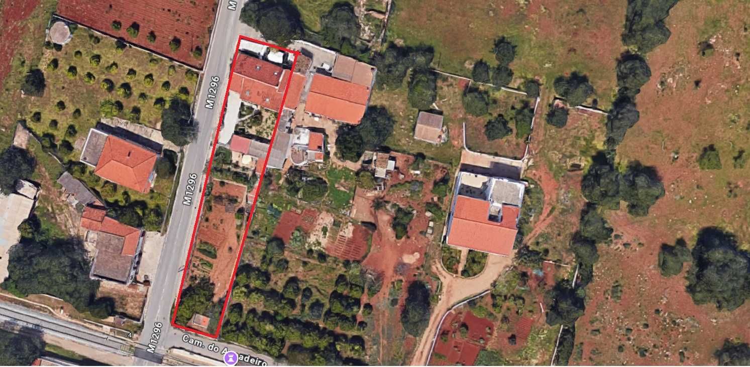 Exclusiva Moradia com Terreno e Furo -  Vale Judeu