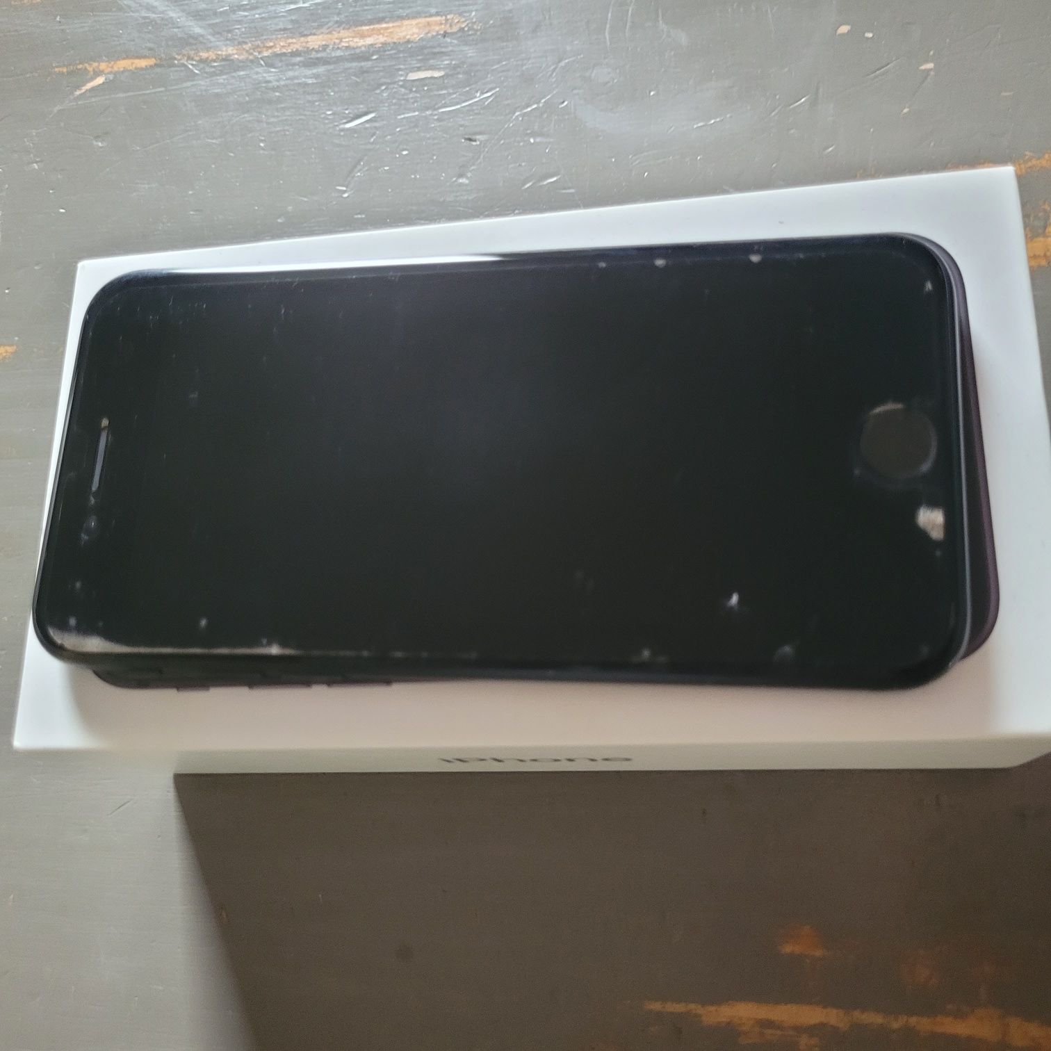 I phone SE , 64gb