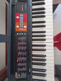 Órgão com tripé Yamaha