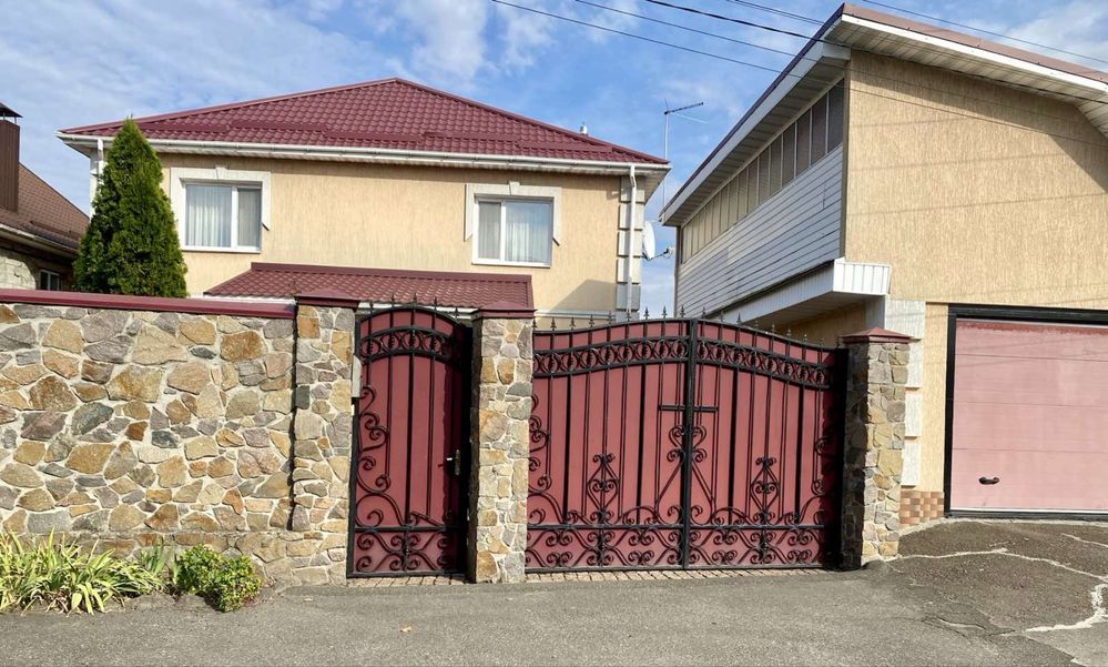 Продається  2-поверховий будинок у смт Велика Димерка, Бровари