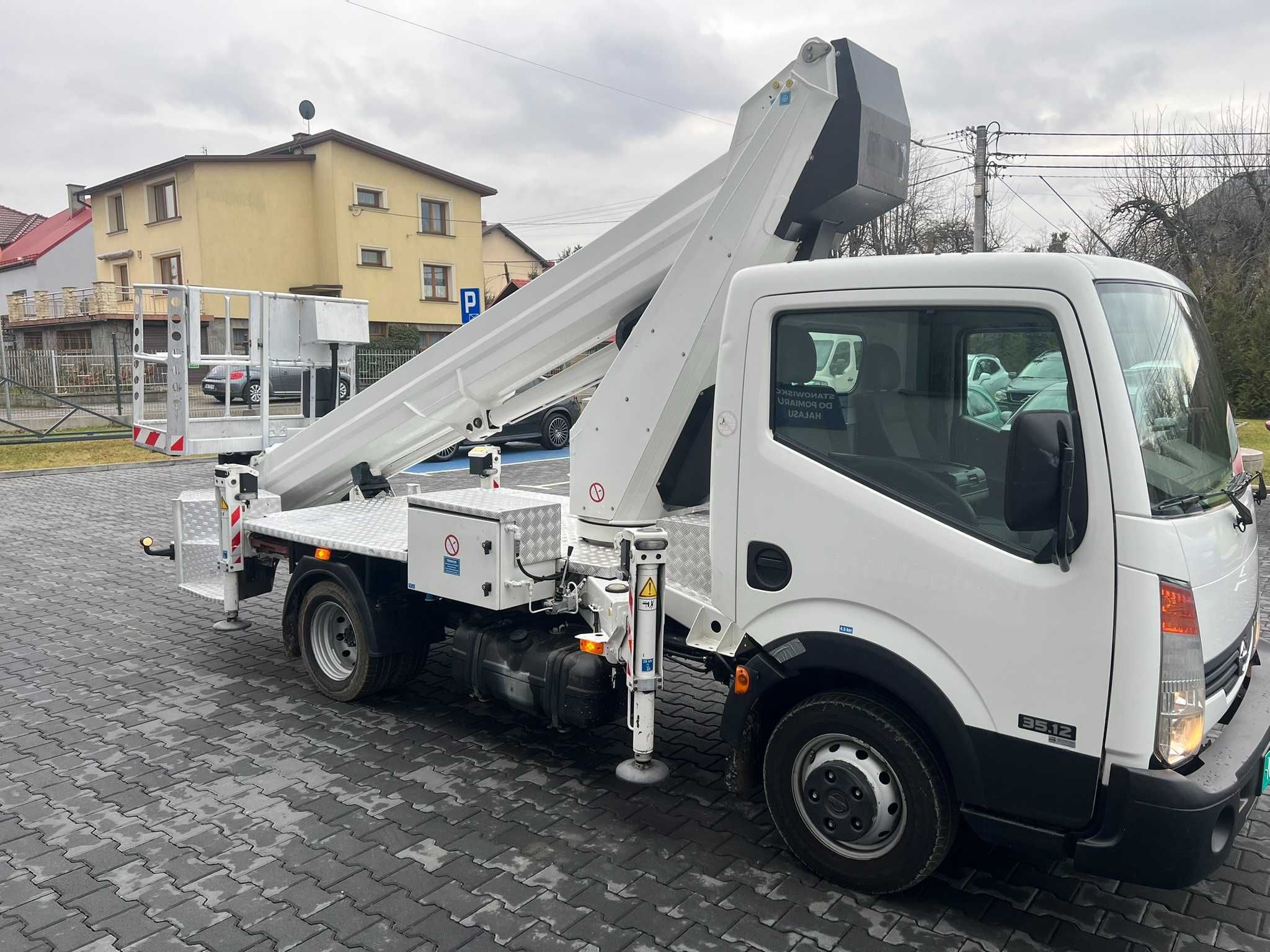 podnośnik koszowy 22m 27m zwyżka zwyżki zwyzki wynajem wycinka drzew