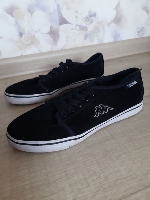 Продам кеды замш