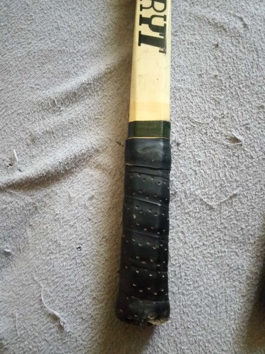 Rakieta tenisowa i do badmintona