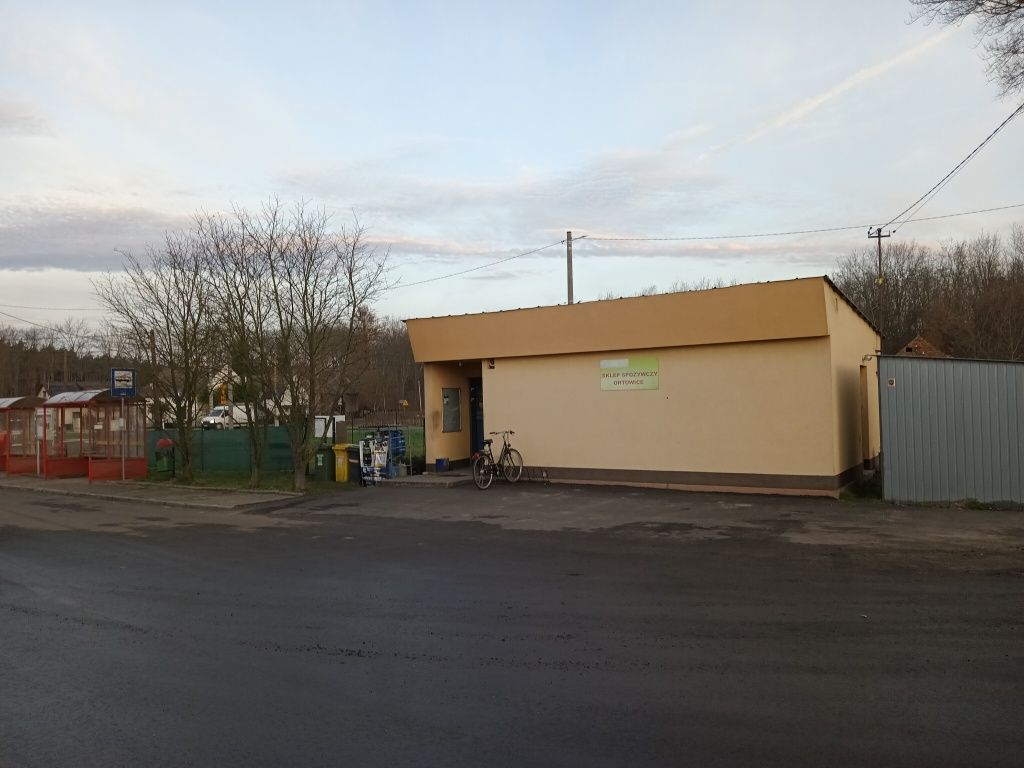 Budynek wraz z ziemią