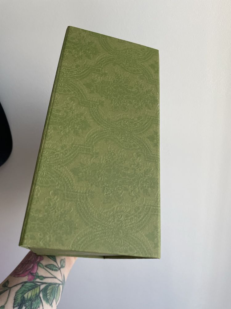 Zielone prezentowe pudełko Gucci