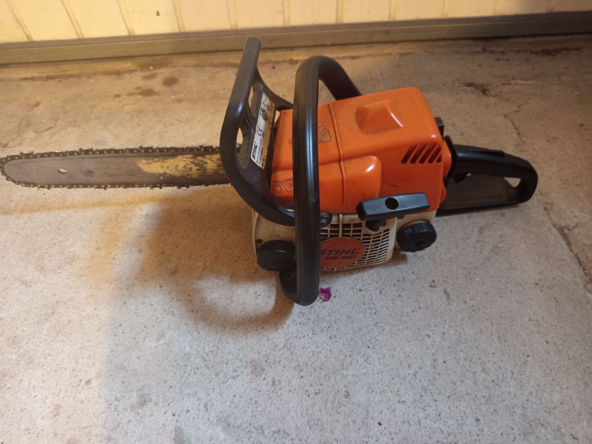 Piła  Stihl MS 180 łańcuchowa, spalinowa.