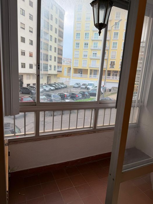 T2 Luminoso no Cacém – Perto de Transportes e Comércio