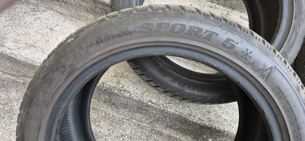 Opony zimowe Dunlop i Vredestein  235/45 R18  98V  okazja !!!