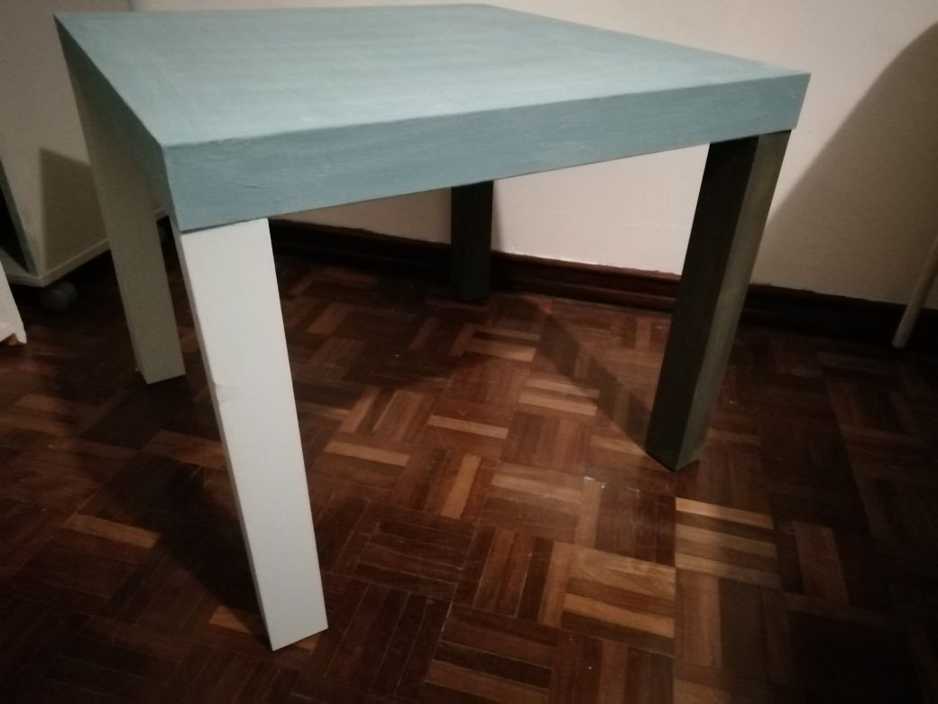 mesa pequena lmadeira Como nova !