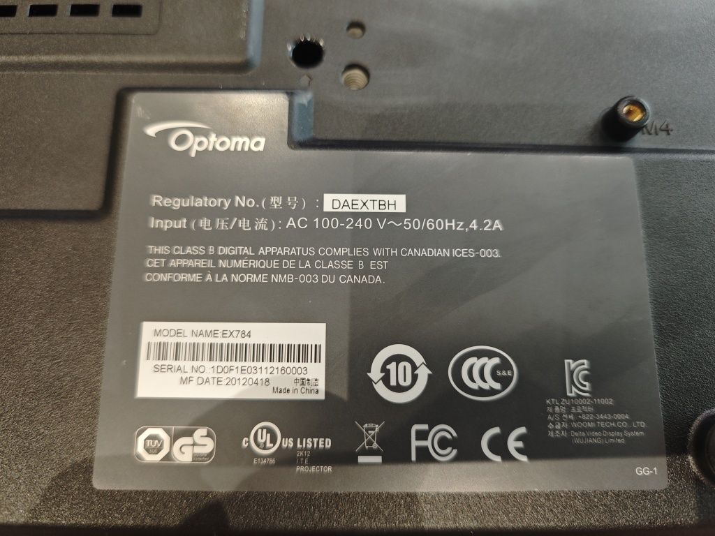 Projektor optoma ex 784