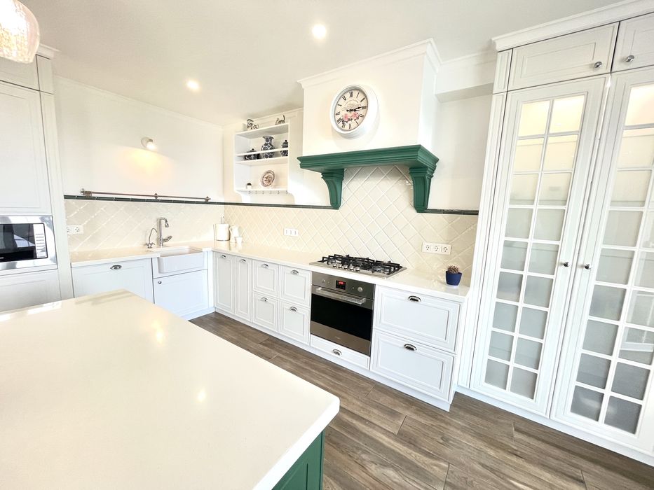 ПРОДАЖ 3 кімнатної квартири з видом на озеро