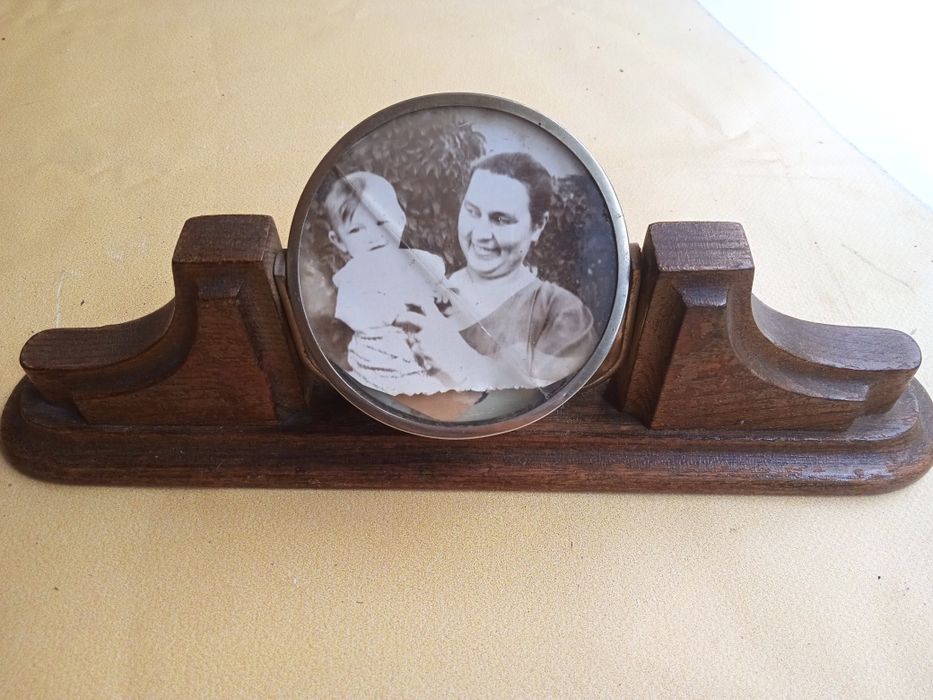 Часы-подставка,из дерева.