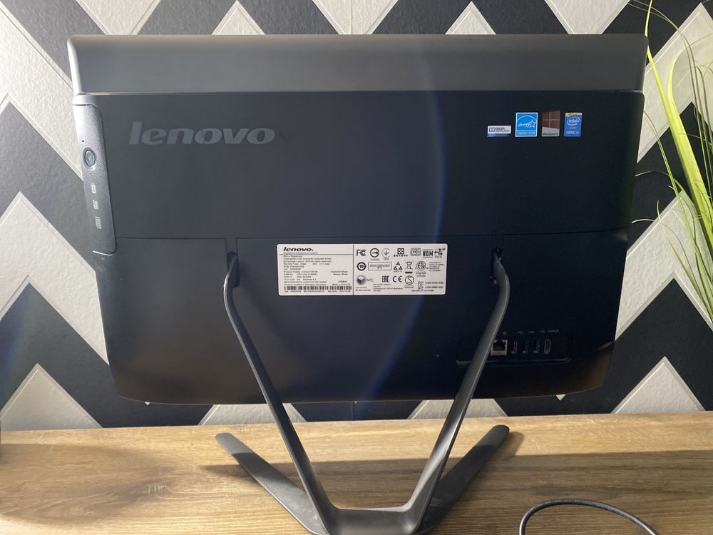 Komputer Lenovo c40-30 all in one + klawiatura z myszką