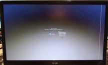 Monitor/lcd para computador com pequena falha vertical à direita