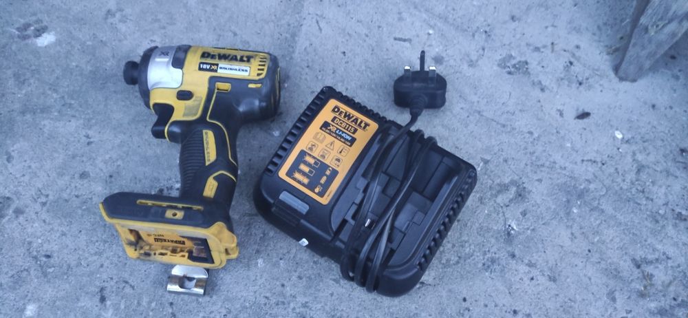 Zakretarka dewalt DCF887 bezszczotkowa wkrętarka udarow 18v body klucz