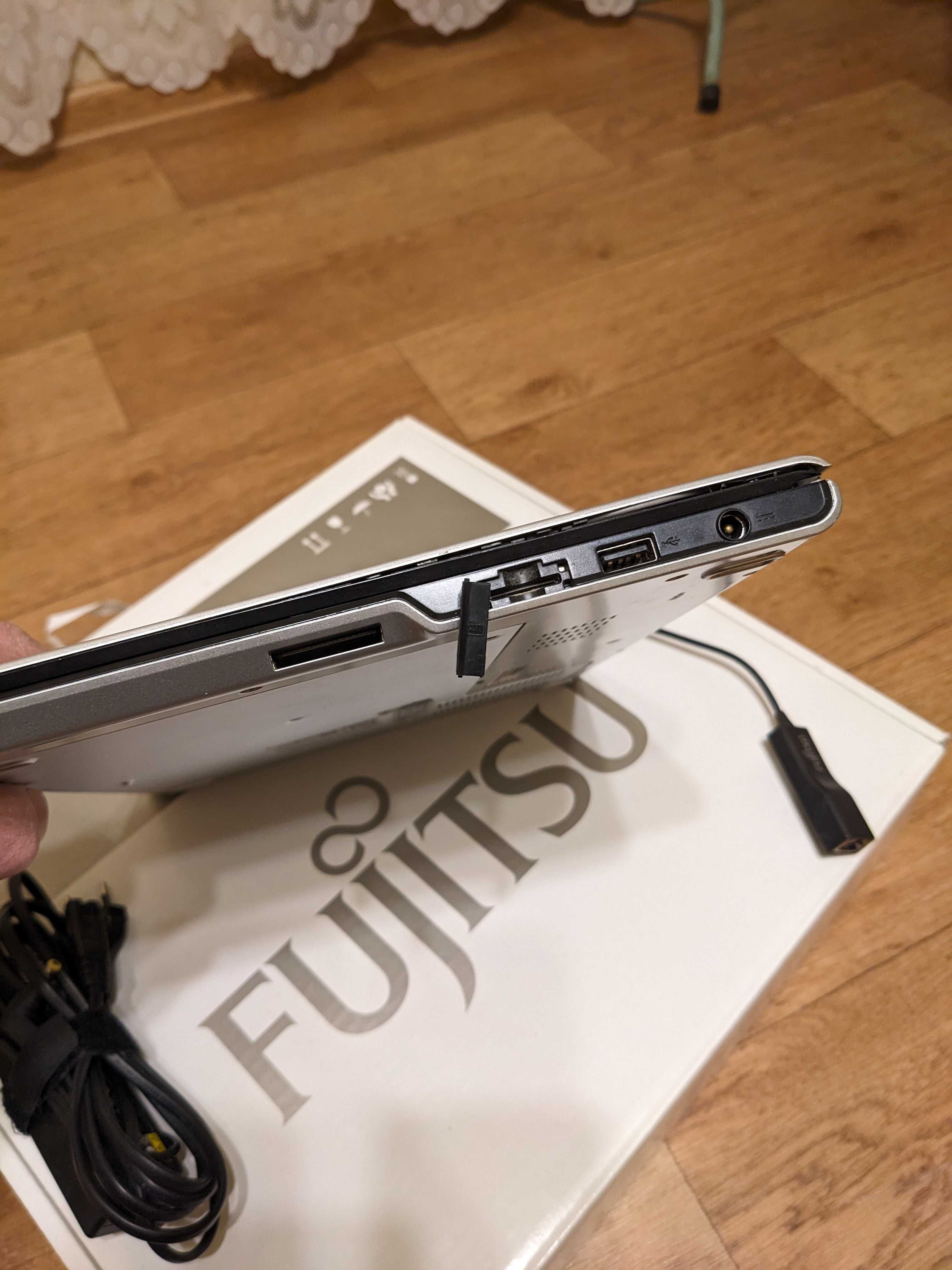 Продам ноутбук Fujitsu LifeBook UH552 13.3"