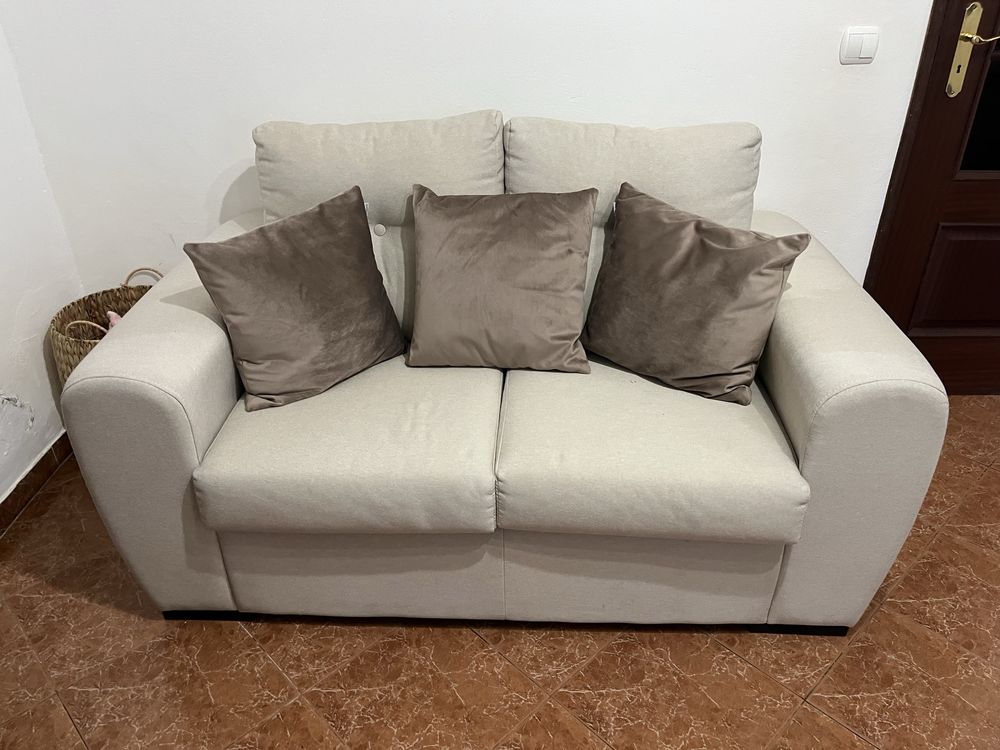 Sofa de dois lugares