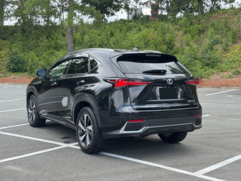 Lexus NX 300h      2021