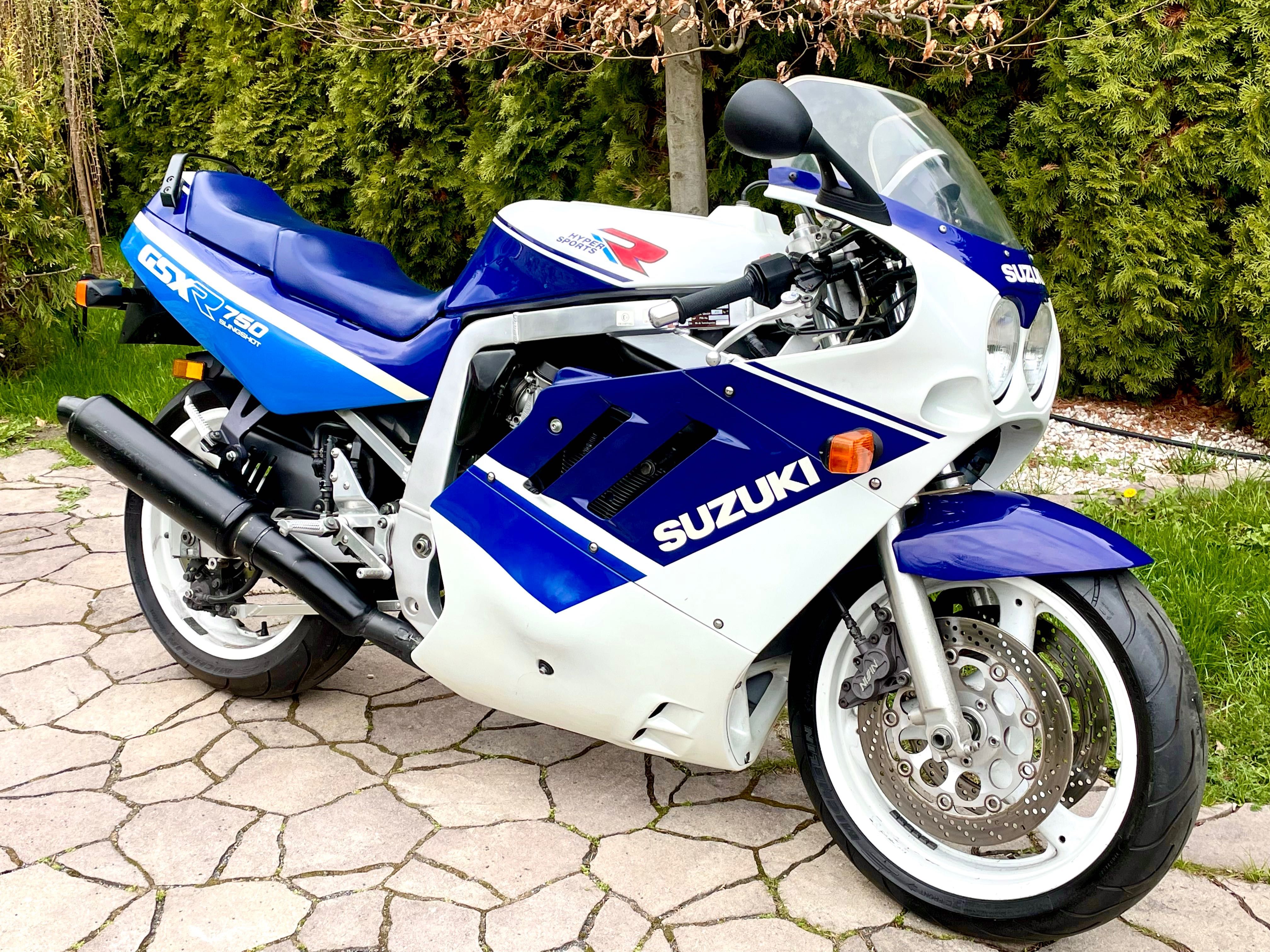 Suzuki GSXR 750 piękne olejak