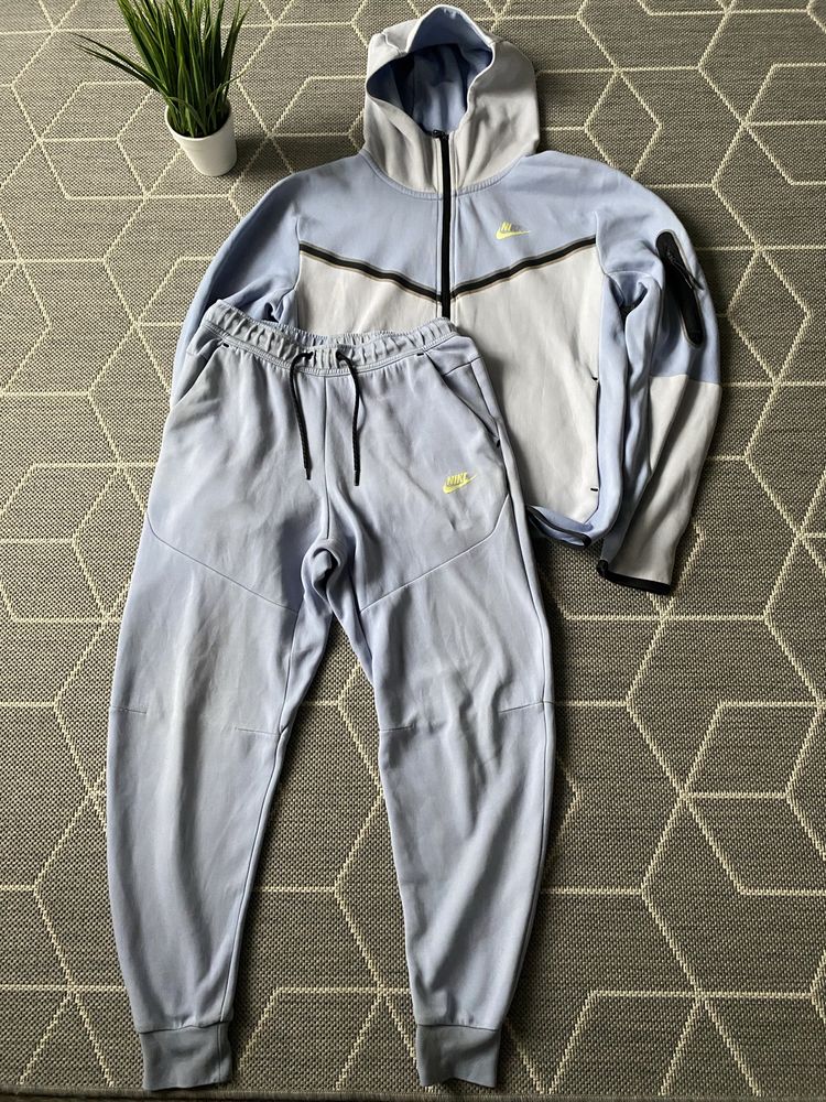 костюм nike tech fleece