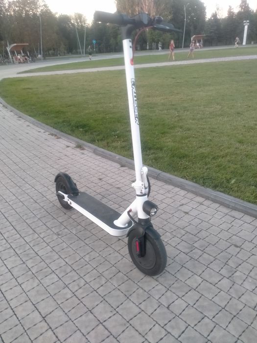 Продам електросамокат Crosser E9