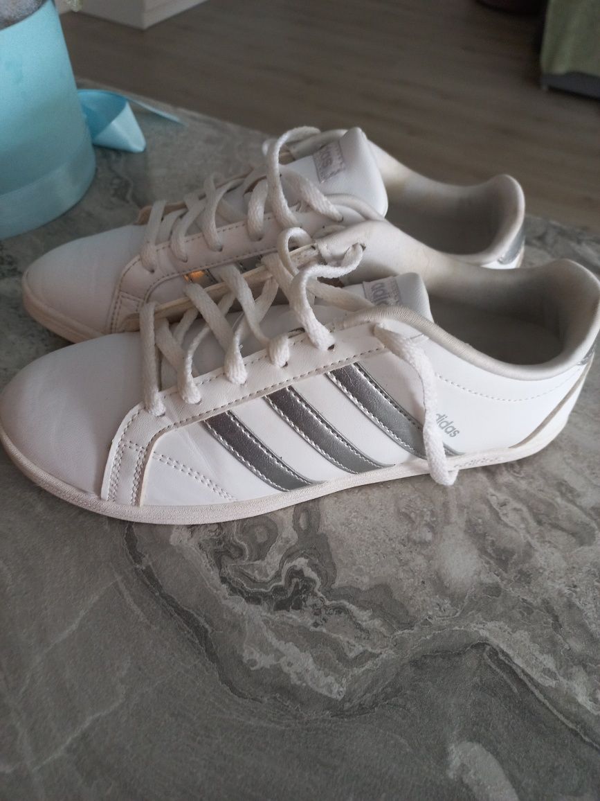 Кроссовки  Adidas